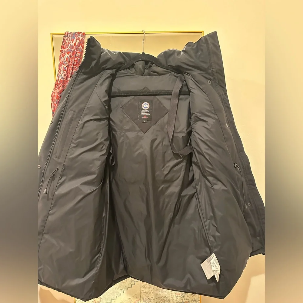 Canada Goose Coat - Picture 7 of 9